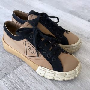 Prada sneakers 38 size